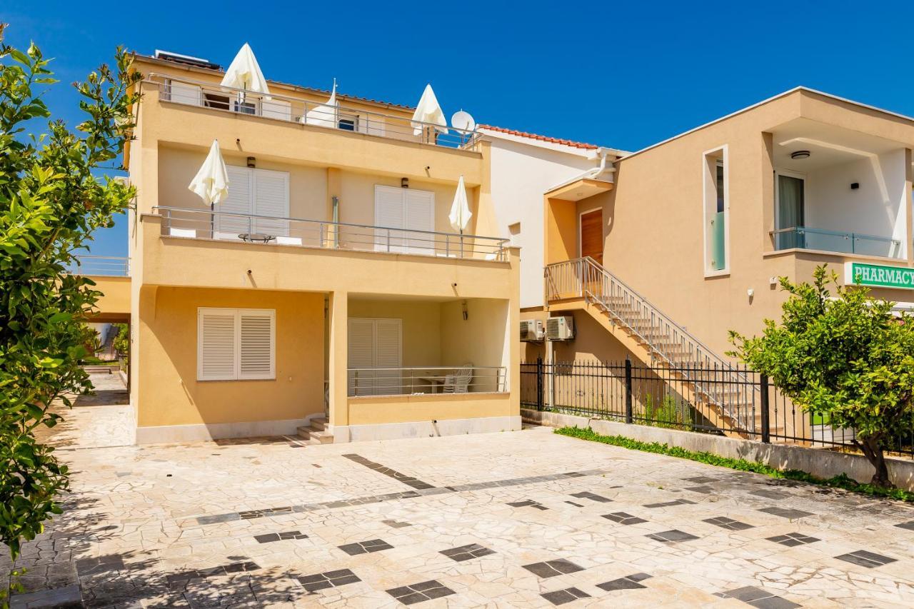 Apartments Mikulic Rogoznica  Esterno foto