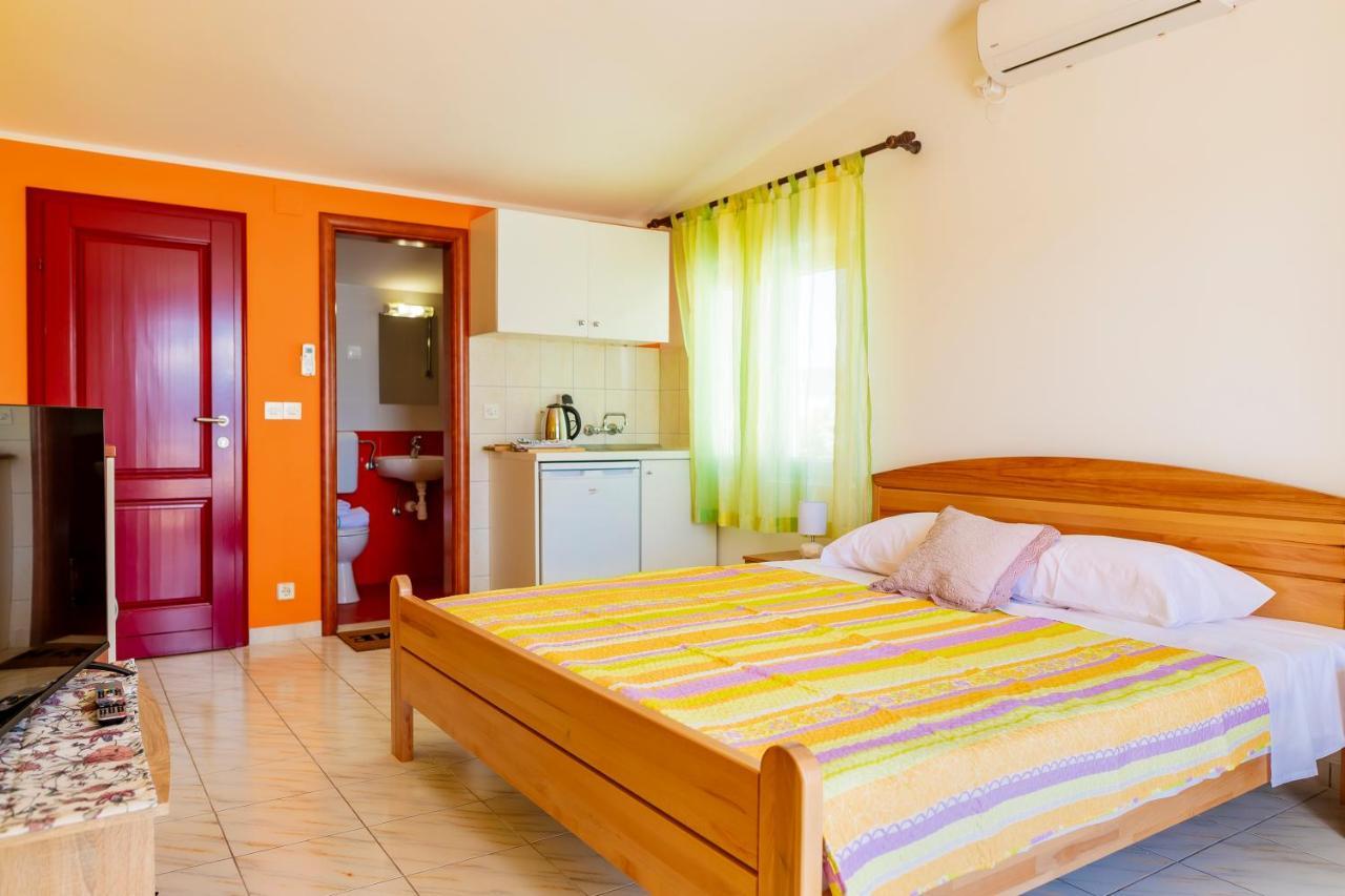 Apartments Mikulic Rogoznica  Esterno foto